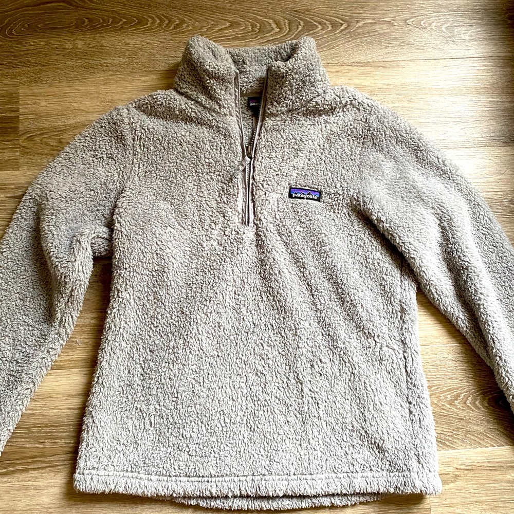 Gray Patagonia quarterzip